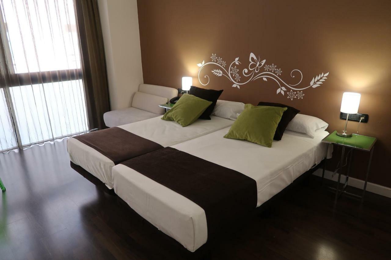 Hotel Teruel Plaza ภายนอก รูปภาพ