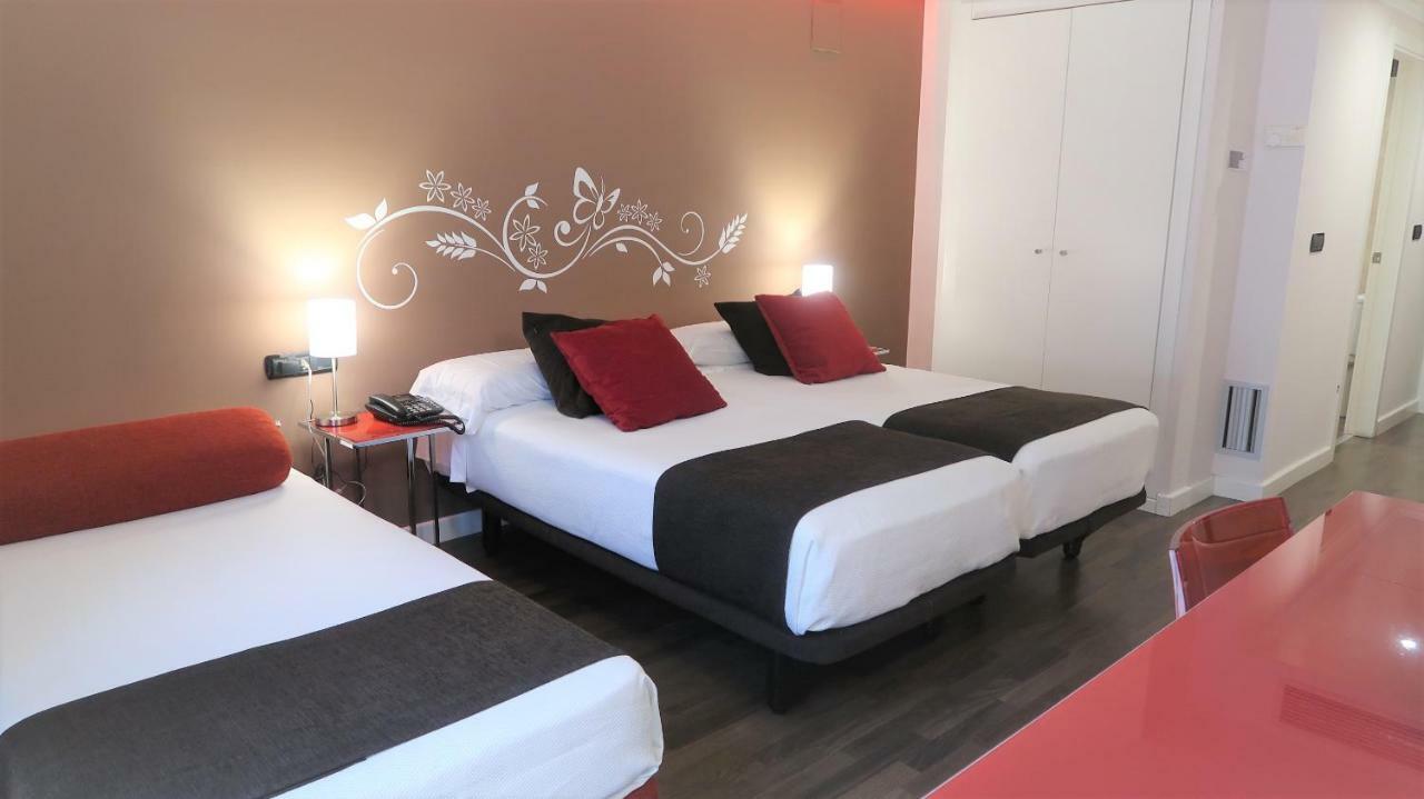 Hotel Teruel Plaza ภายนอก รูปภาพ