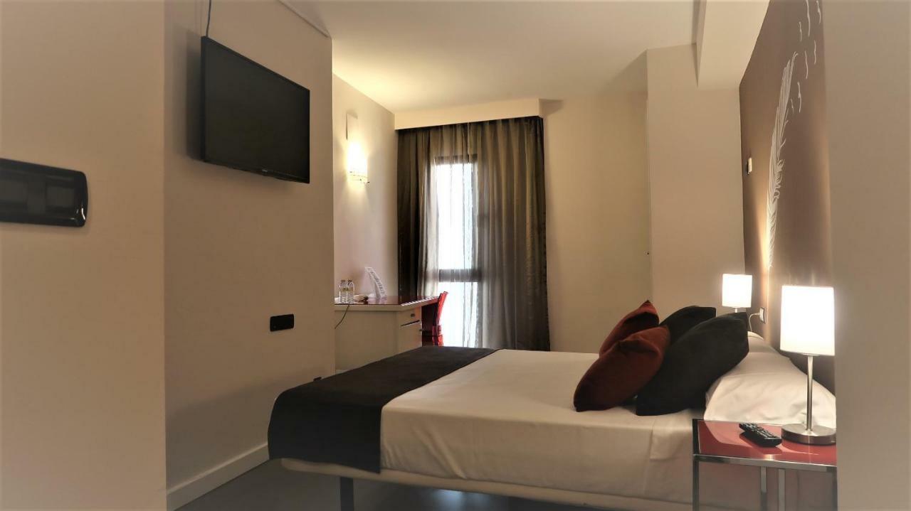 Hotel Teruel Plaza ภายนอก รูปภาพ